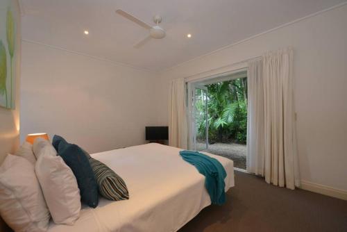 Four-Bedroom House image 4