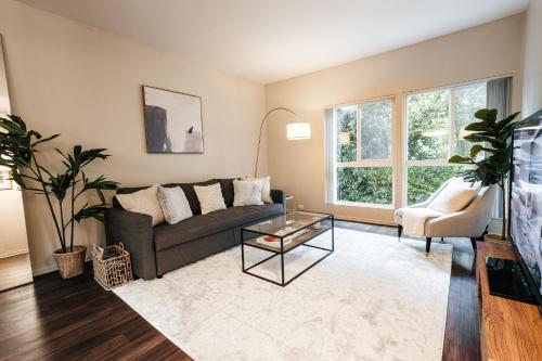 Lovely one bedroom on melrose