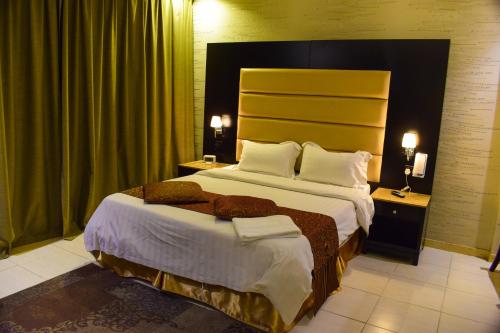 Arjan Qurtuba  Room Type - 2-Bedroom Apartment