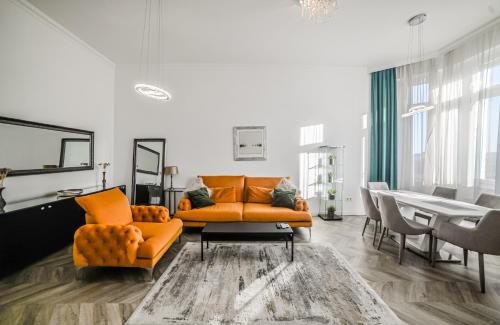Global Living - Luxury Downtown Dreams on József - Tap to explore photos