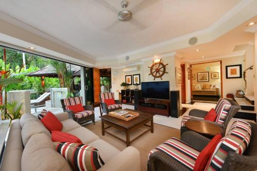Three-Bedroom Villa image 8