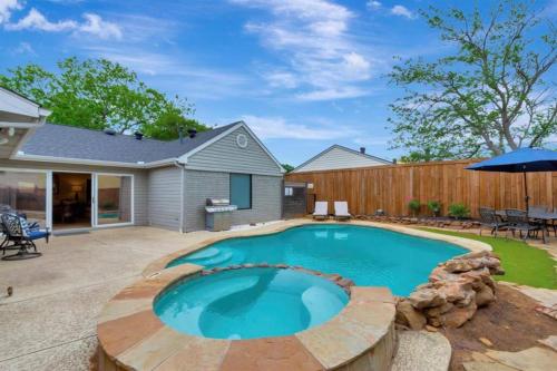 Grapevine Oasis, with Pool in Grapevine, USA