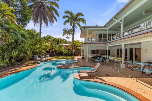 Six-Bedroom House room in 17 Solander Blvd - Beachside home sleeps 14 guests