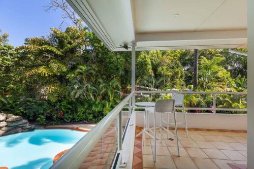 Six-Bedroom House image 4