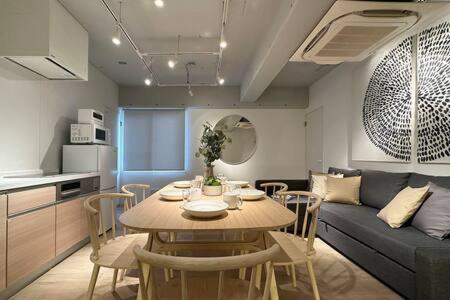 bHOTEL Art Bldg - Modern 2BR City Center for 8ppl