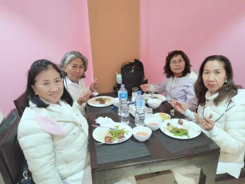 Toit ja joogid, HOTEL OCEAN in Lumbini