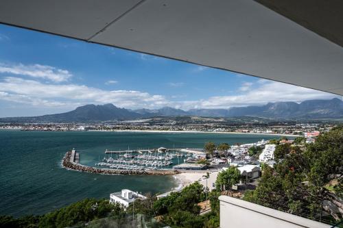 'Ocean Views', Modern, Spacious Home, 3 En-suite Bedrooms, Città del Capo