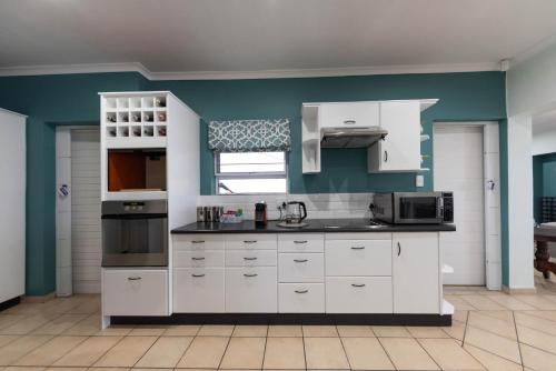 'Ocean Views', Modern, Spacious Home, 3 En-suite Bedrooms, Città del Capo (foto 8)