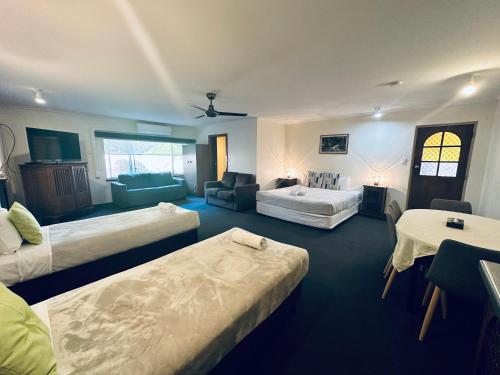 Beachport Motor Inn Room Type - Quadruple Room
