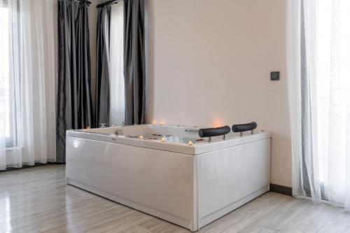 Apartament, wanna z hydromasażem