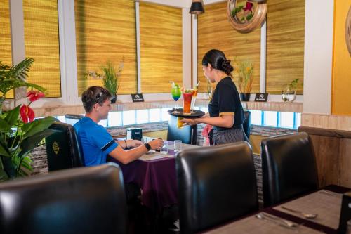 Restaurant, Zan Lodge in Male City and Airport