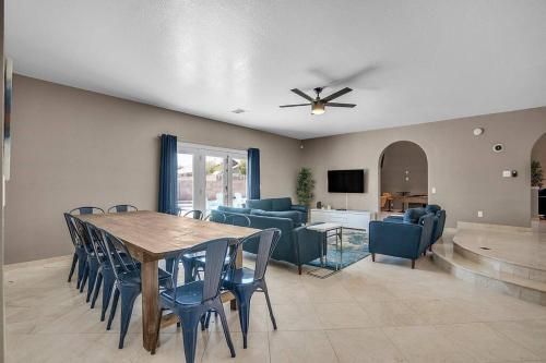 Grand Casa 7 Bdr/4 Ba 15 Beds Sleeps up to 24