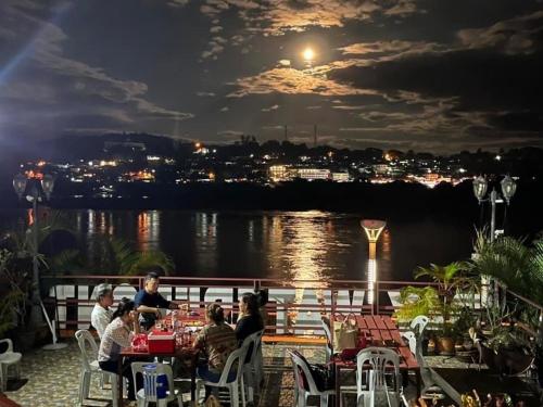 Day Waterfront Hotel. in Chiang Khong (Chiang Rai)