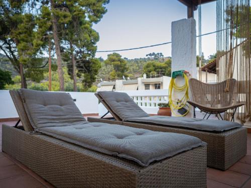 Seaview Apartment - Poros Relaxing Beachfront Flat