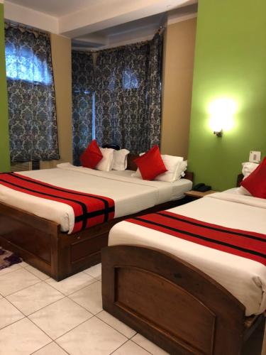 HOTEL BREEZE NEW JALPAIGURI in Bharat Nagar