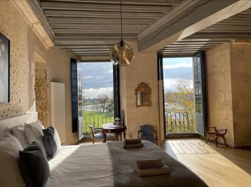 Chambre Isabeau de Sully au château de Meauce - Chambre d'hôtes - Saincaize-Meauce