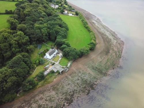 Beach Cottage, with stunning views