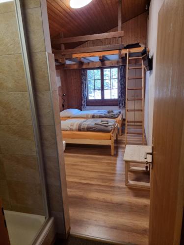 3 twin beds