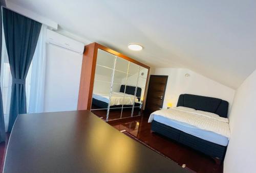 1 queen bed
