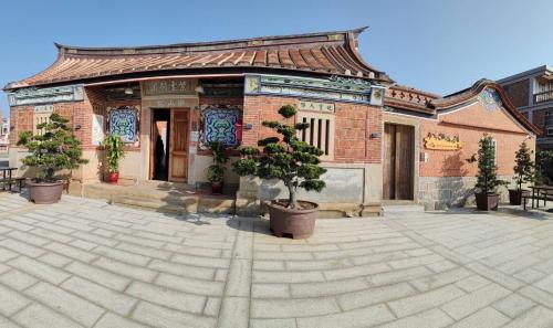 Ba Ba Guan Hai Ancient House B&B