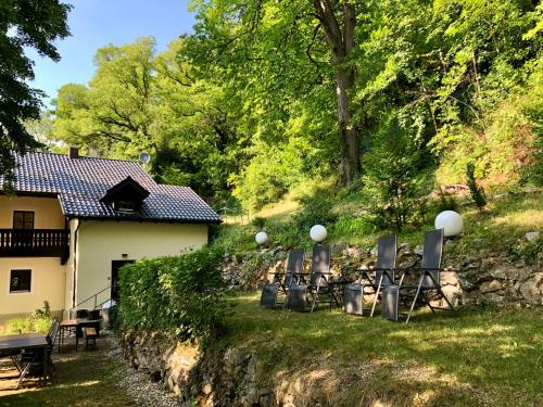 Dārzs, Chalet an der Donau direkt bei Regensburg, 5 Sterne DTV in Pentling