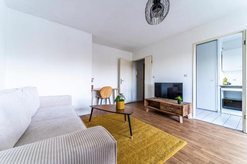 Shared lounge/TV area, T2 avec Terrasse Citadelle in Bois Blancs