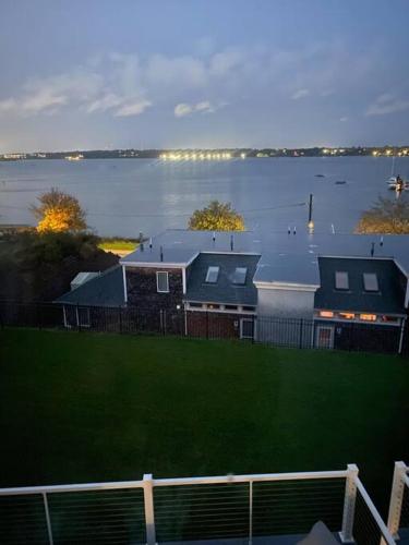 The Coastal Vibes House in Pawtuxet Village in Cranston, Vereinigte Staaten von Amerika