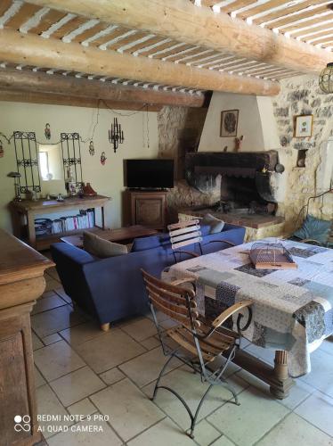 La Crozette - Mas Provençal (La Crozette - Mas Provencal) in Saint-Restitut