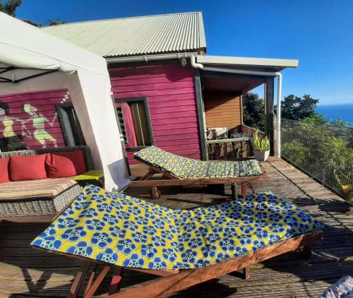 Bungalow d'une chambre avec vue sur la mer piscine partagee et jardin clos a Saint Leu a 7 km de la plage