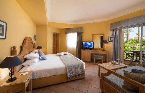 Stella Sea Club Hotel in 아인 소카나