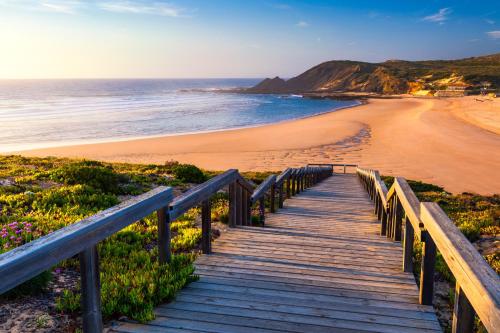 A GAIVOTA - Walking distance to Monte Clerigo and Amoreira beaches in Aljezur