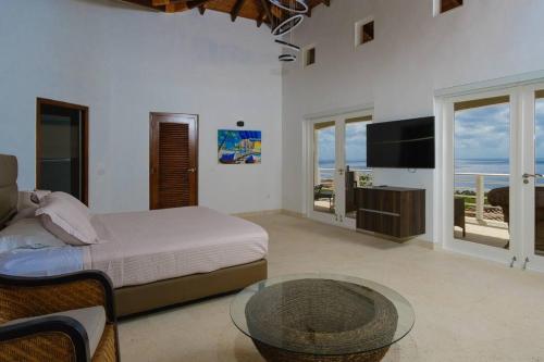 NewVilla-Coral Estate-WalktoBeach-Private Pool-up to 16 Guests SeaView in Willibrordus