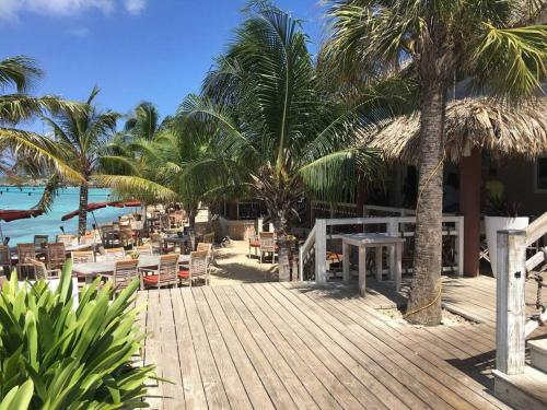NewVilla-Coral Estate-WalktoBeach-Private Pool-up to 16 Guests SeaView in Willibrordus