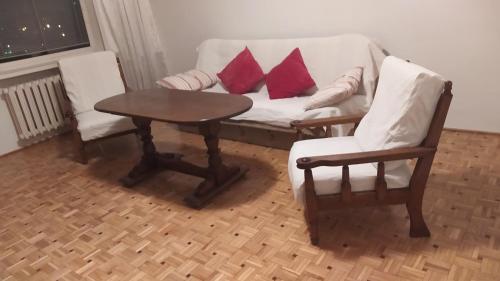 Uroczy apartament z bezpłatnych parkingiem, Warsaw