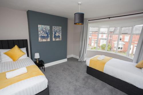 The Avenue-3 bed sleeps 6 great for contractors