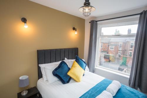 The Avenue-3 bed sleeps 6 great for contractors