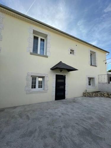 Magnifique studio en résidence (Magnifique studio en residence) in 拉紹塞埃聖維克托