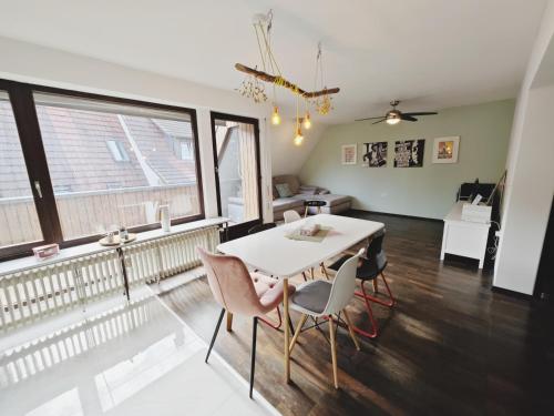 TiCasa Chic - Zentral - Balkon - Parkplatz - SmartTV - Unique - Kernen in Stetten, Deutschland