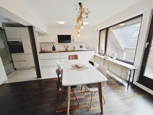 Konyha, TiCasa Chic - Zentral - Balkon - Parkplatz - SmartTV - Unique - Kernen in Kernen