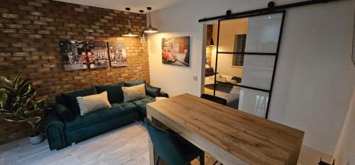 B&B Londres - Stunning Modern 1BR Apartment with Terrace in London - Bed and Breakfast Londres