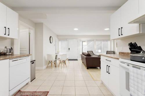 Executive Guest Suite in Surrey, BC in Surrey, Canada