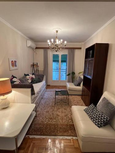 4th floor cosy apartment in Metaxourgeio, Atenas