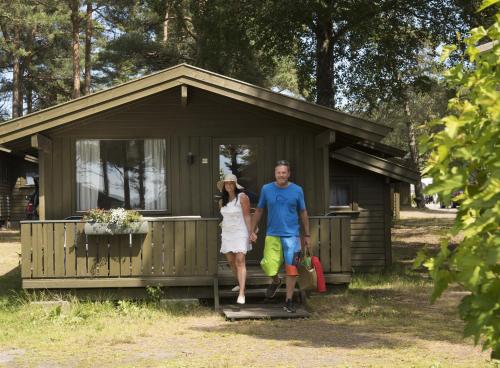 2 bedrooms, 4 beds