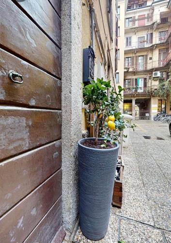 La Casetta in colonne, Milan