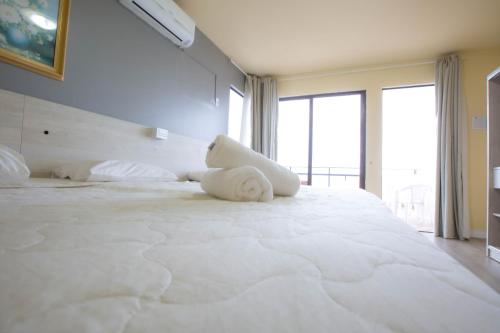 Deluxe Double Room with Balcony and Sea View room in Hotel Vila Mar