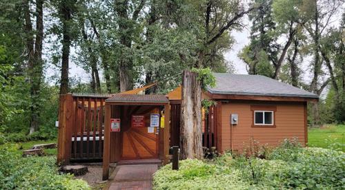 Teton Serenity by KABINO Dogs OK Community Hot Tub Near Grand Targhee Resort Electric Grill Sleeper Sofa in Driggs, USA