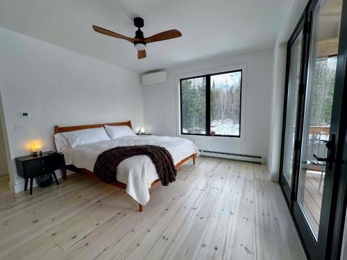 2M New rustic contemporary home with stunning views, great amenities and perfect private location. 2M New rustic contemporary home with stunning views, great amenities and perfect private location.