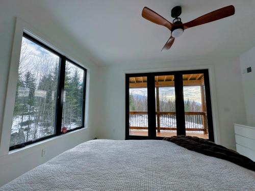 2M New rustic contemporary home with stunning views, great amenities and perfect private location. 2M New rustic contemporary home with stunning views, great amenities and perfect private location.