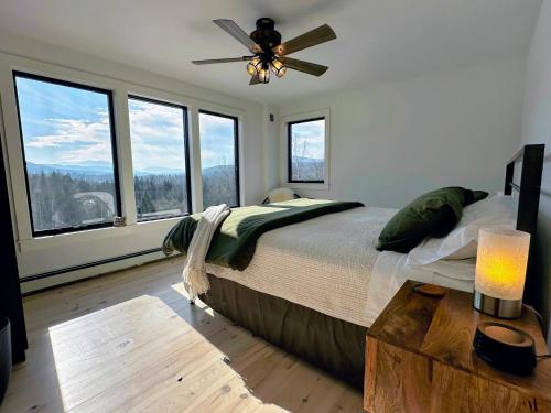 2M New rustic contemporary home with stunning views, great amenities and perfect private location. 2M New rustic contemporary home with stunning views, great amenities and perfect private location.