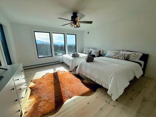 2M New rustic contemporary home with stunning views, great amenities and perfect private location. 2M New rustic contemporary home with stunning views, great amenities and perfect private location.